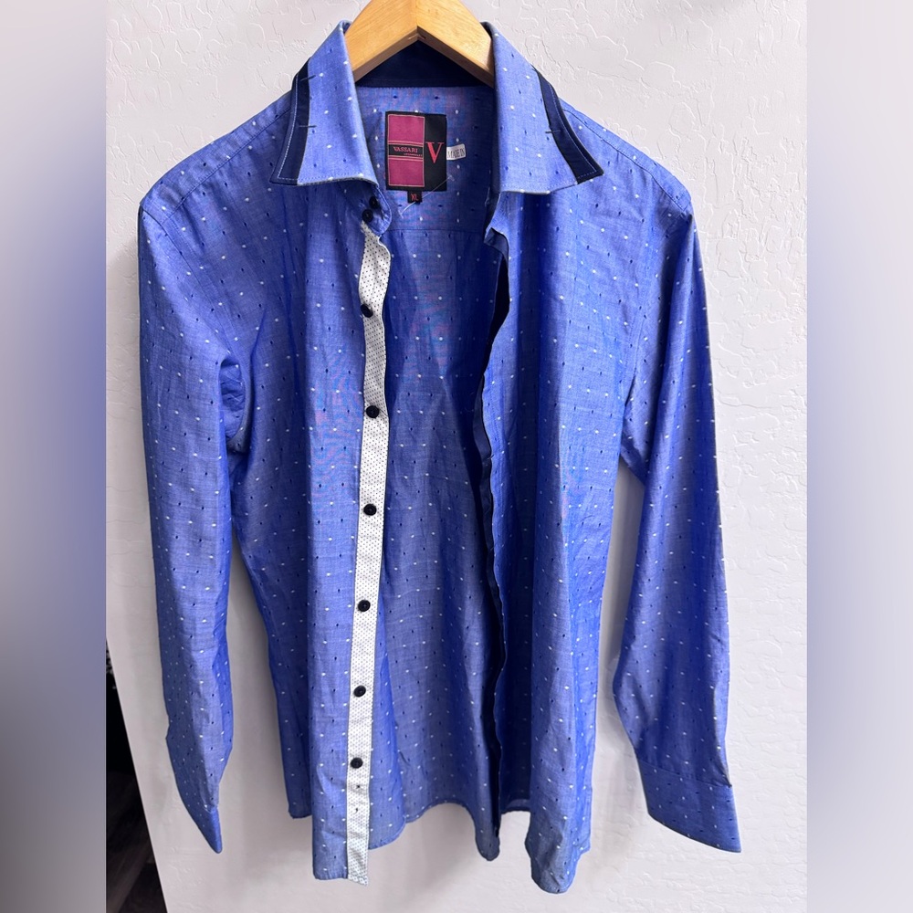 Vassari Men’s Blue and White Pattern Dress Shirt with Slim Fit